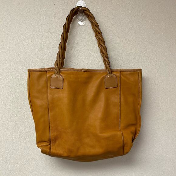 Chloe Large Amy Tote Bag in Carmel - Picture 2 of 12